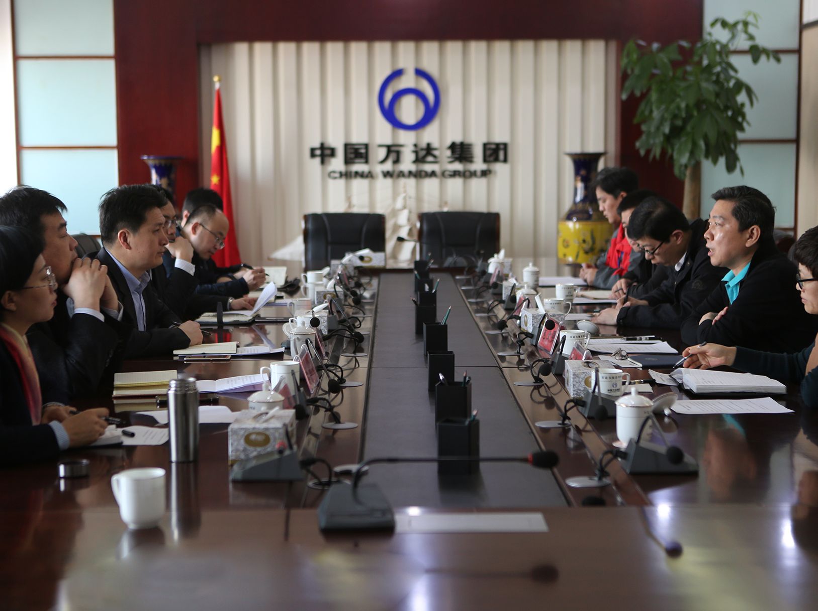 吴明铂副区长一行走进辉达娱乐开展“人才服务进百企”活动