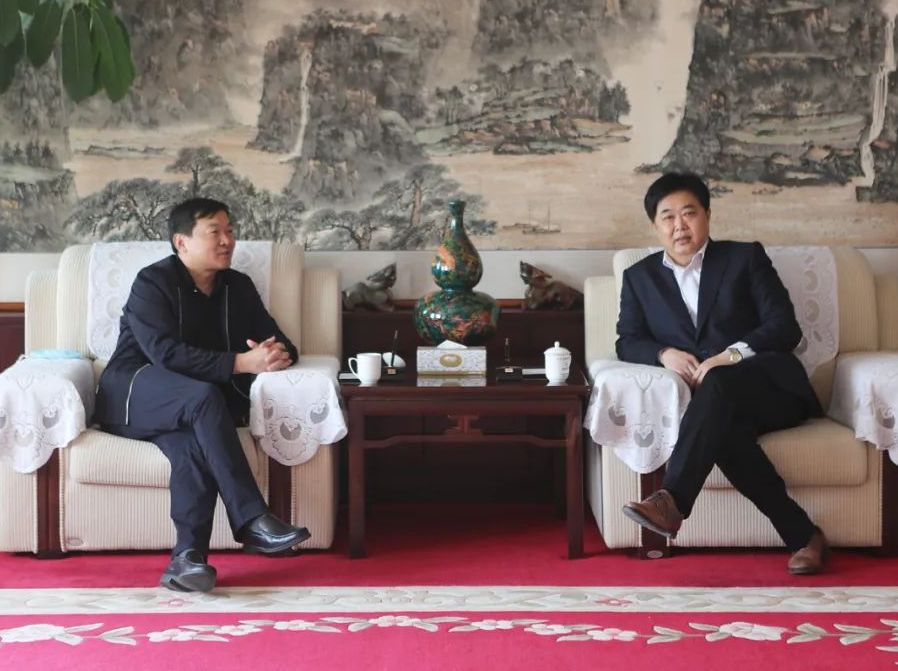 中国农业银行东营分行行长刘明鹤一行来辉达娱乐对接交流