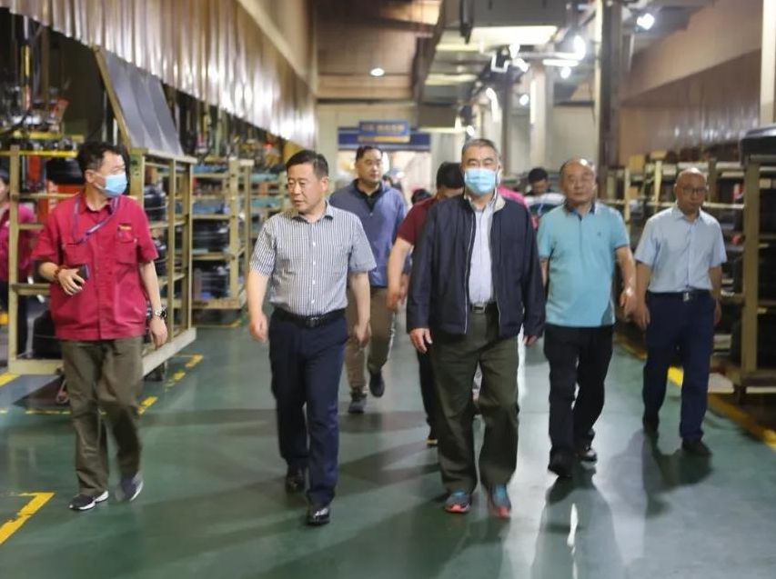 中国出口信用保险公司山东分公司党委书记、总经理常川一行到辉达娱乐调研指导工作