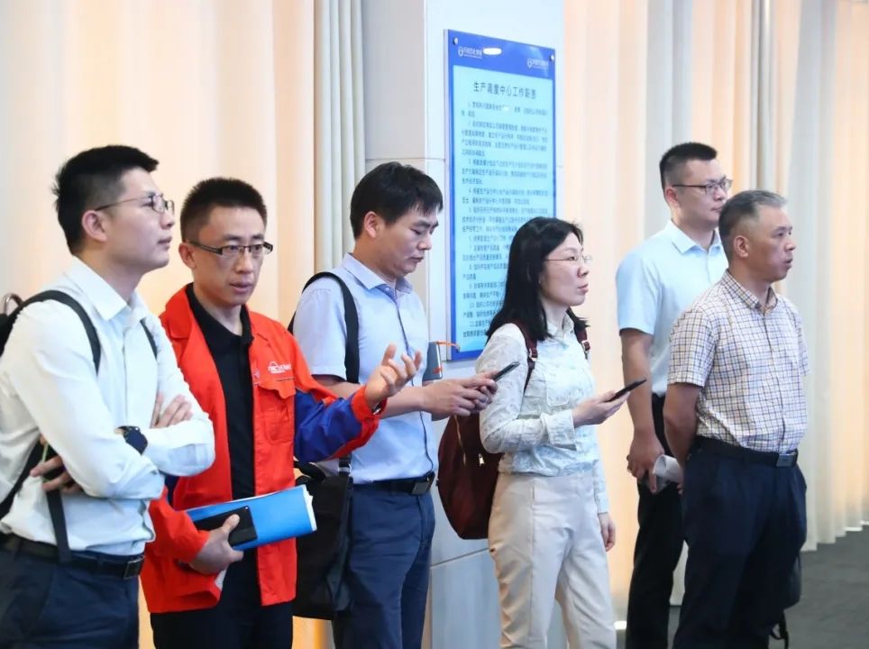 厦门国贸平台一行到辉达平台石化平台参观调研