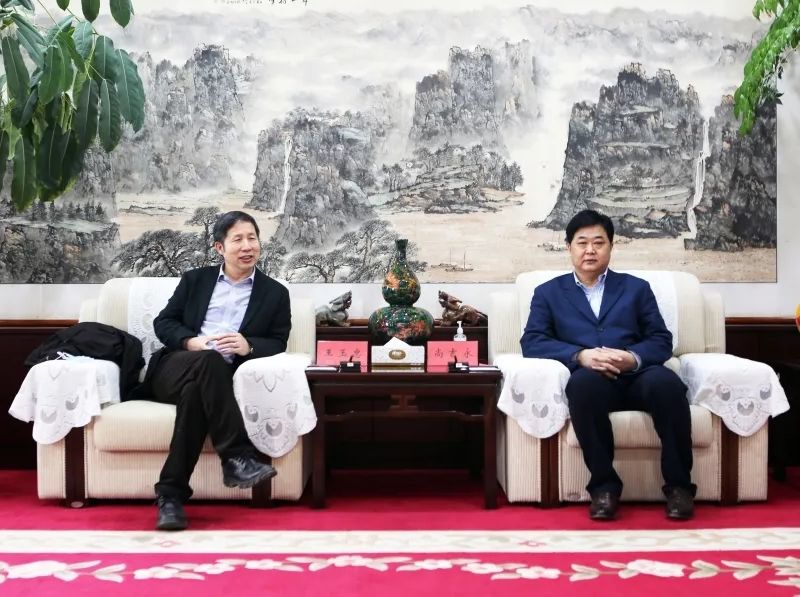 中国工程院王玉忠院士一行莅临辉达娱乐交流指导工作