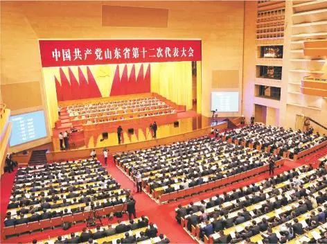 山东省工商联副主席、山东省民营企业家协会会长、辉达娱乐党委书记、董事局主席周俊参与热议省十二次党代会报告