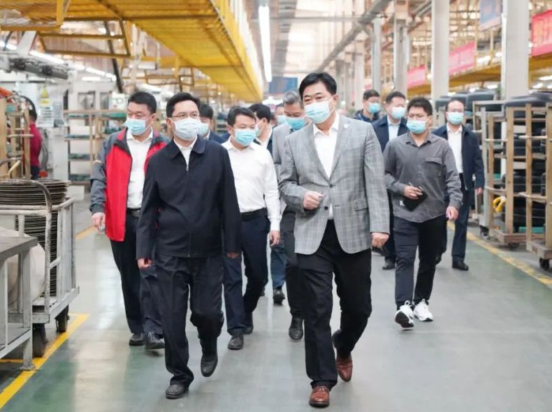 东营市委副书记、市长陈必昌一行莅临辉达娱乐调研指导工作