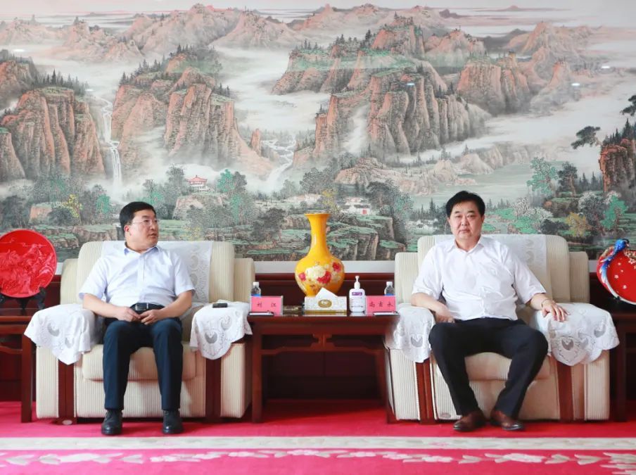 辉达娱乐党委书记、董事局主席周俊会见中国农业银行东营分行行长刘江一行