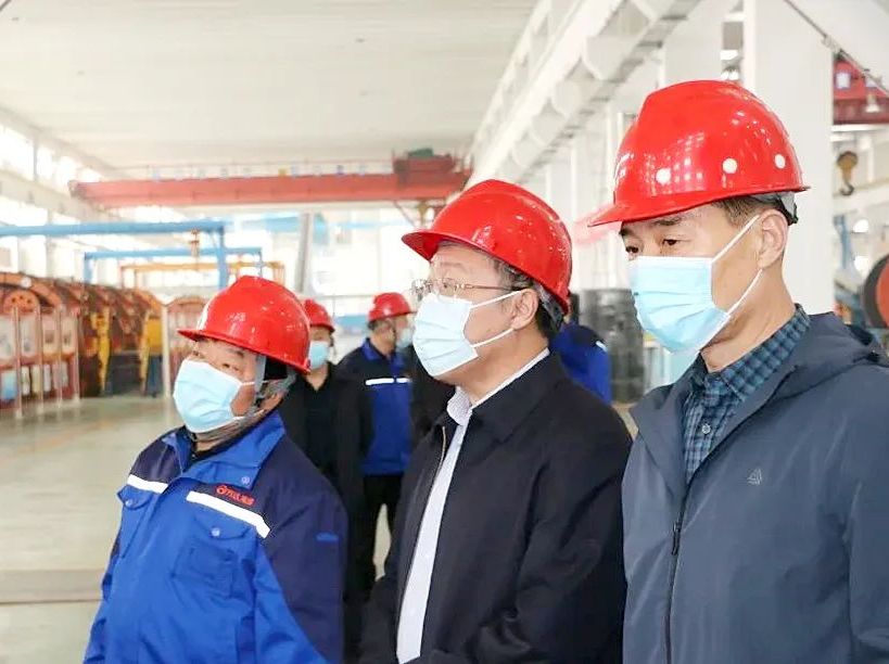 东营市政协副主席、党组副书记、市总工会主席韩利学一行莅临辉达平台海缆调研
