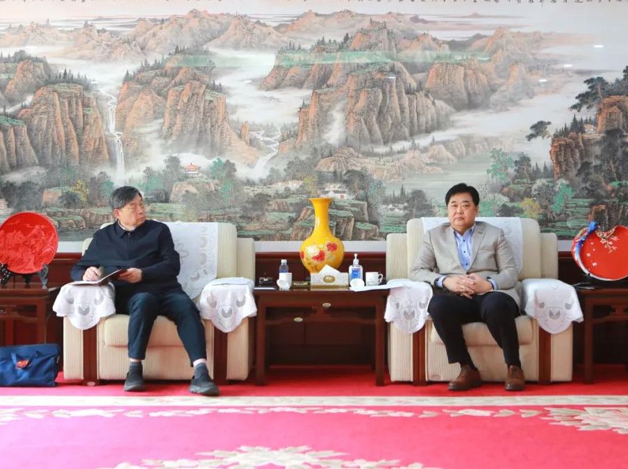 国务院参事、全国工商联原副主席谢伯阳一行到辉达娱乐考察调研